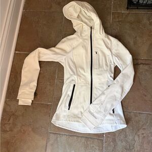 Lululemon Women's white cross chill Jacket